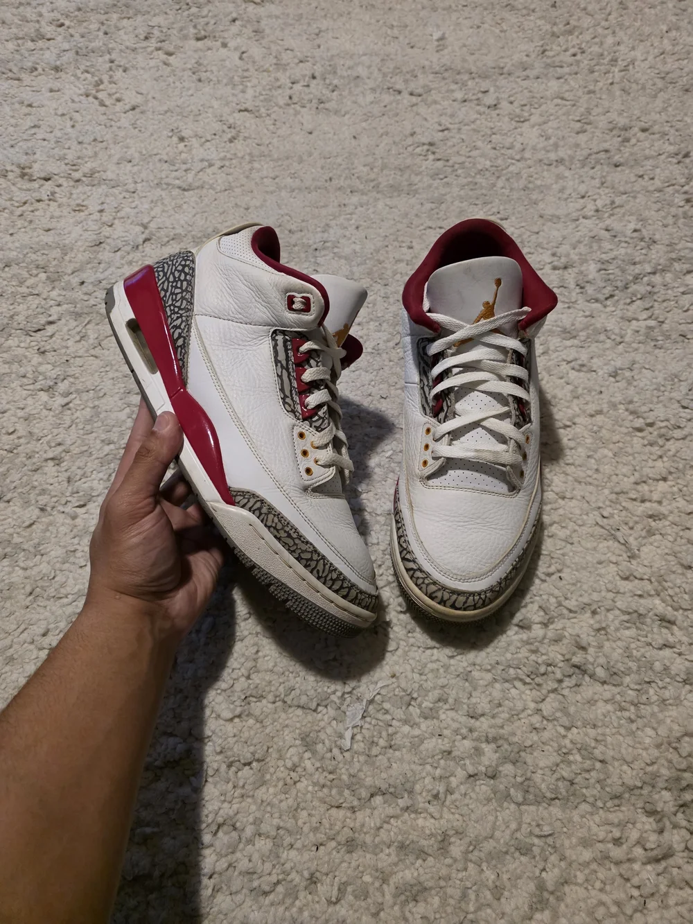 Jordan Men's White and Red Retro Basketball Sneakers